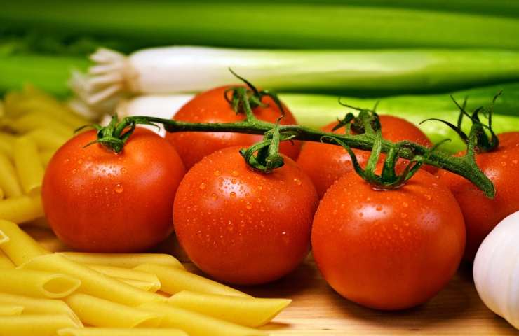 Pomodoro benefici proprietà