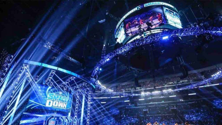 WWE, colpo di scena: cambia il programma, fans allibiti WWE, colpo di scena: cambia il programma, fans allibiti