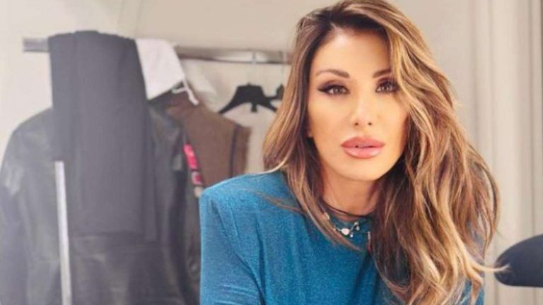 “In quanti hanno zoomato?” Sabrina Salerno, minigonna e slip: un sogno ad occhi…chiusi. Ti si vede tutto tesoro – FOTO “In quanti hanno zoomato?” Sabrina Salerno, minigonna e slip: un sogno ad occhi…chiusi. Ti si vede tutto tesoro – FOTO