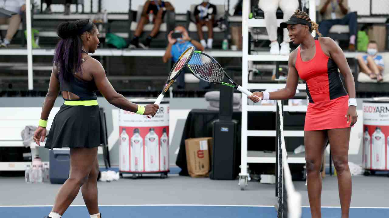 Tennis | Serena batte Venus sotto gli occhi di un infiltrato (VIDEO)