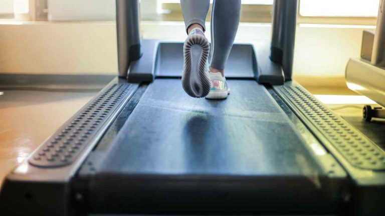 Corsa e allenamento, meglio sul tapis roulant o all’aperto: analisi e consigli Corsa e allenamento, meglio sul tapis roulant o all’aperto: analisi e consigli