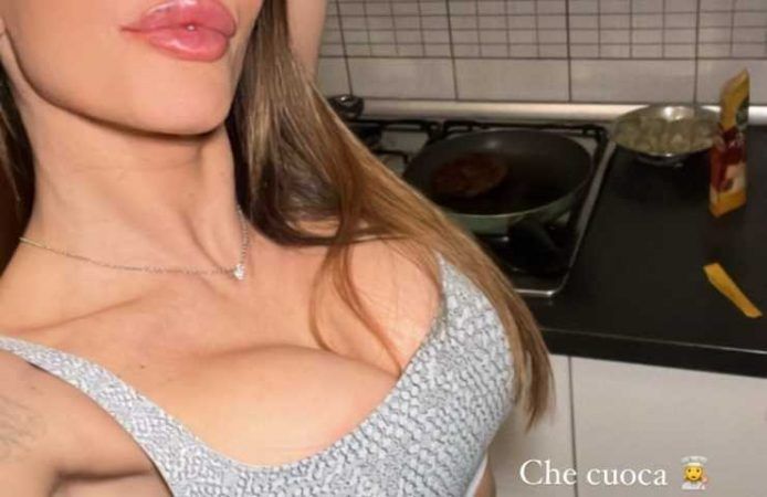 Guendalina Tavassi cuoca sexy