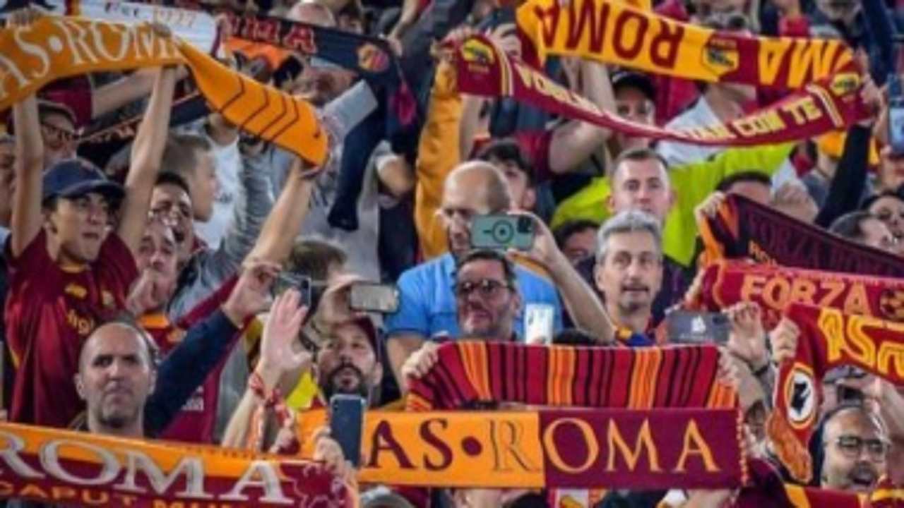 Tifosi Roma contestazione sconfitta Genoa