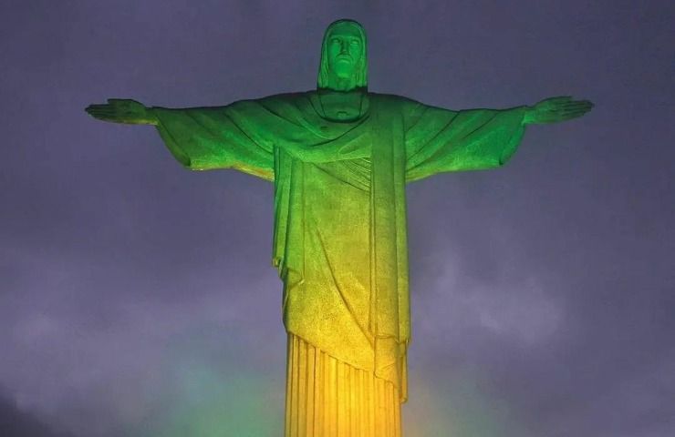 Tributo Brasile Pelé