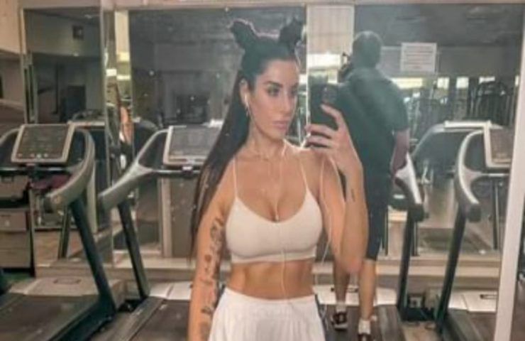 Valentina Vignali fuori tutto in palestra