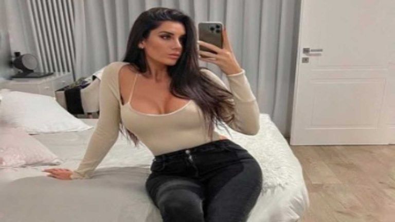 ”Hai aperto Only Fans?” Valentina Vignali straripante, il body fa fatica a contenerle – FOTO ”Hai aperto Only Fans?” Valentina Vignali straripante, il body fa fatica a contenerle – FOTO