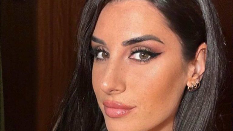 “Superlativa” Valentina Vignali, il davanzale è tutto scoperto: FOTO devastante, un sogno “Superlativa” Valentina Vignali, il davanzale è tutto scoperto: FOTO devastante, un sogno