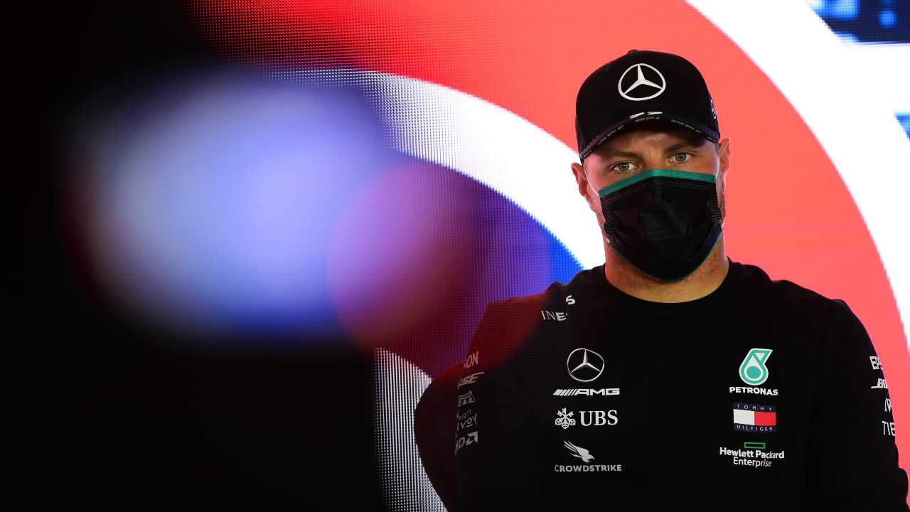 Valtteri Bottas rinnova con la Mercedes