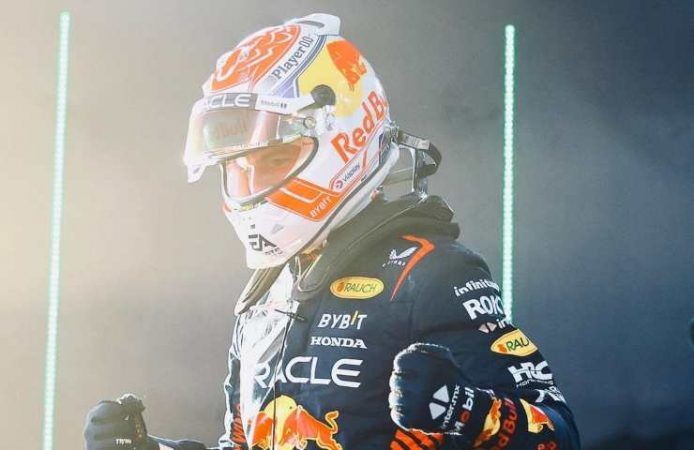 Max Verstappen scivola al terzo posto