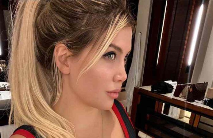 Wanda Nara sotto doccia