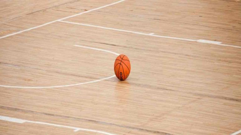 NBA, i risultati della notte (2 febbraio): Davis salva i Lakers, Antetokounmpo devastante NBA, i risultati della notte (2 febbraio): Davis salva i Lakers, Antetokounmpo devastante