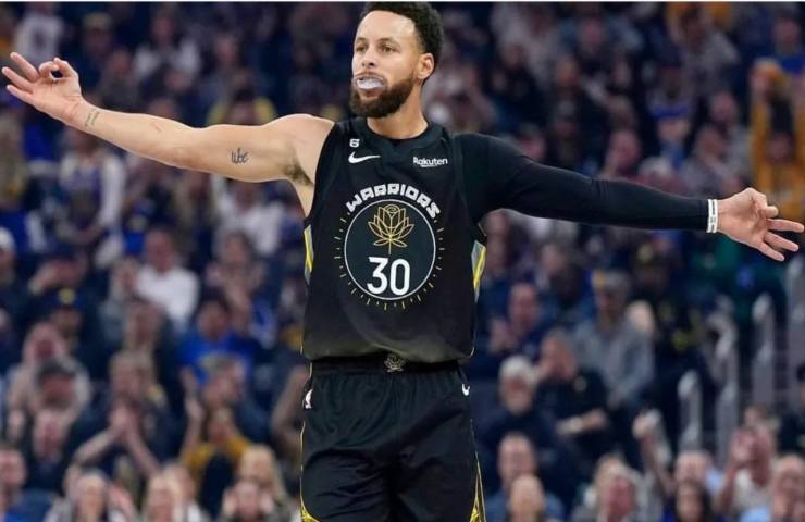 espulsione per Steph Curry