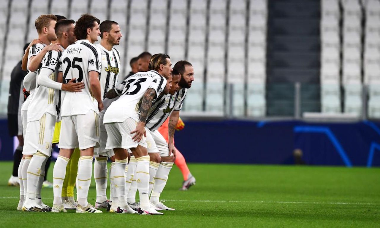 Serie A | Raduno Juventus: scatta l'era Pirlo tra selfie e mascherine - FOTO