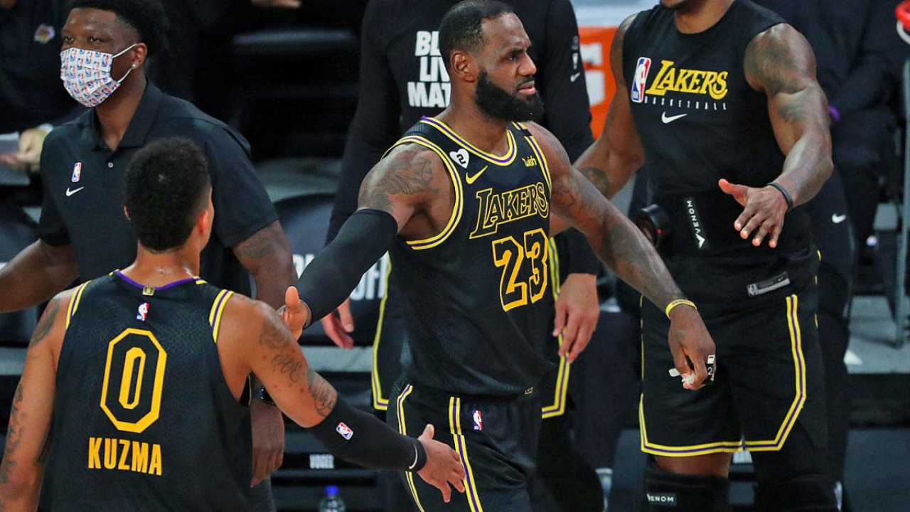 Lebron James guida i Lakers alla vittoria